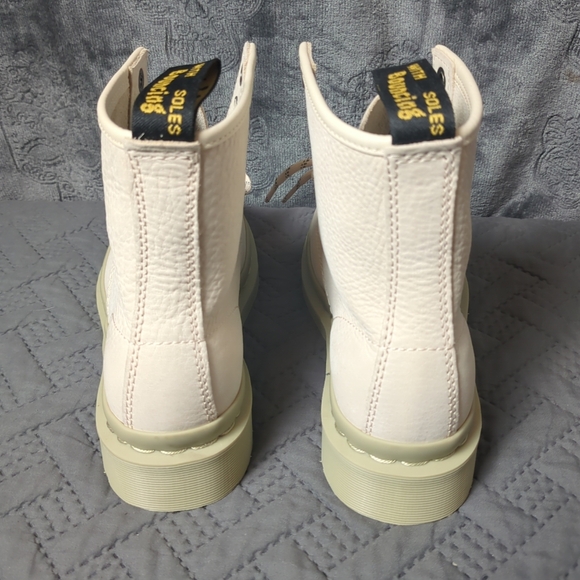 Doc Martens boot limited release sz 7 men 8 women - Picture 6 of 14